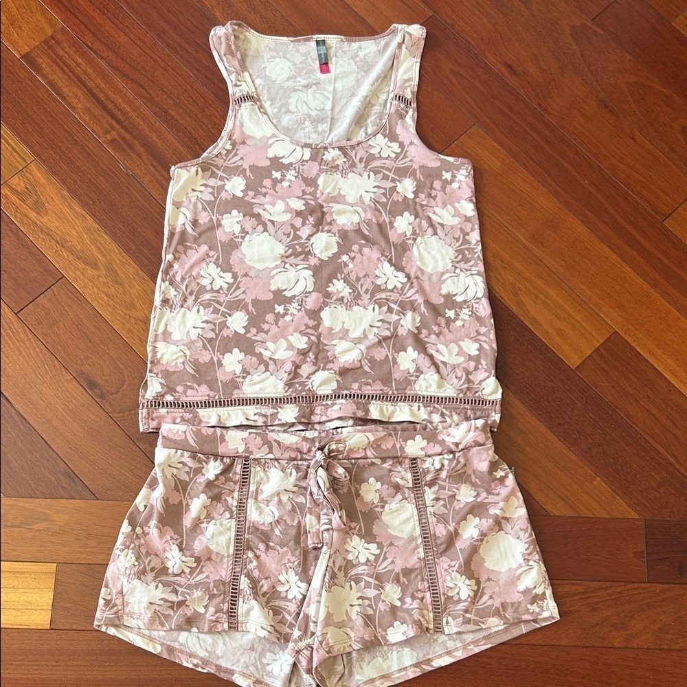 Vince Camuto Floral Beige and Cream Pajama Set